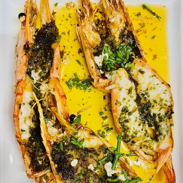 Grilled prawns with herb butter